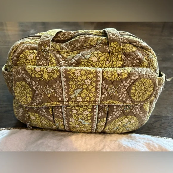 Vera Bradley diaper bag/ changing pad or weekender bag - Picture 2 of 10